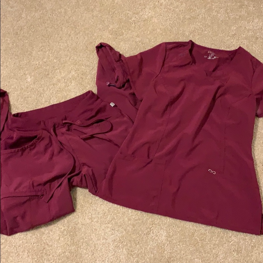 Scrub set